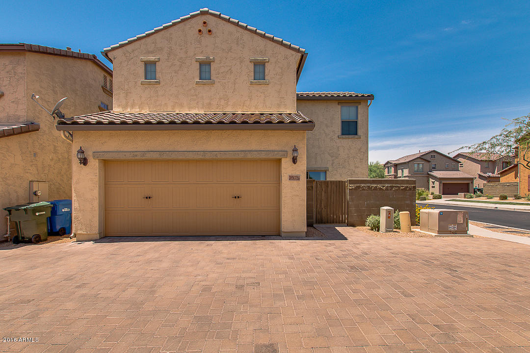 3975 E Cat Balue Dr, Phoenix, AZ 85050 photo 3