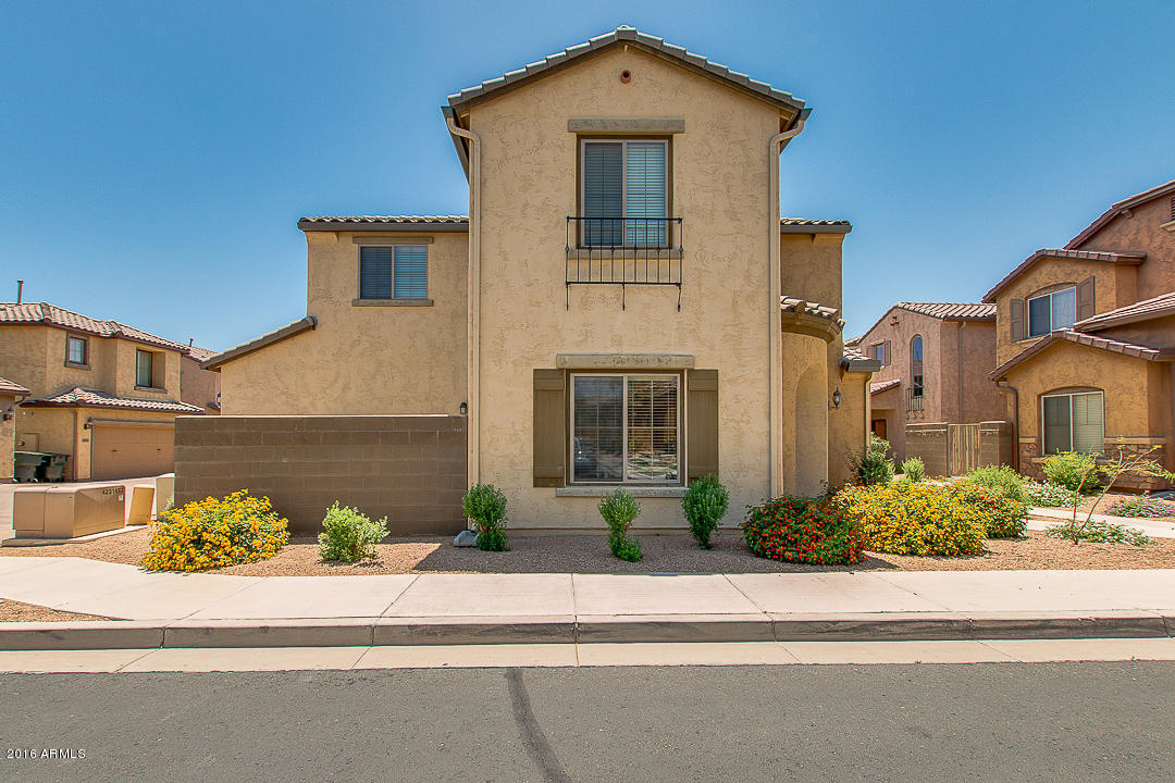 3975 E Cat Balue Dr, Phoenix, AZ 85050 photo 2