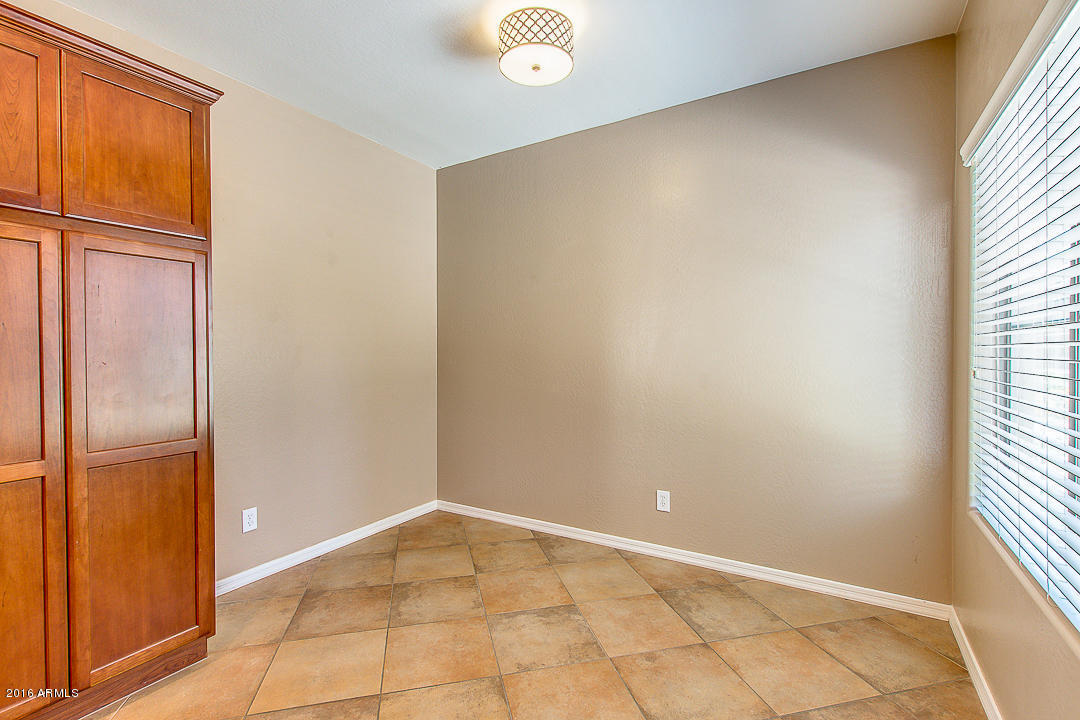3975 E Cat Balue Dr, Phoenix, AZ 85050 photo 11