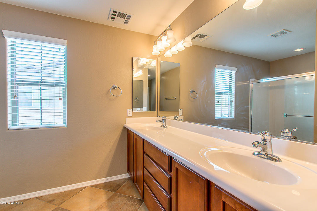 3975 E Cat Balue Dr, Phoenix, AZ 85050 photo 18
