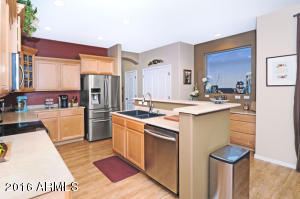 1840 E Donner Dr, Phoenix, AZ 85042 photo 7