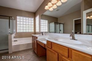 1579 E Cassia Ct, Gilbert, AZ 85298 photo 25