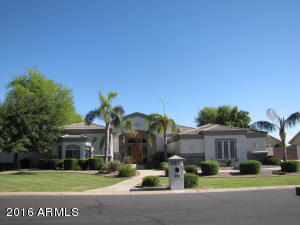 3137 E Robin Ln, Gilbert, AZ 85296 photo 1