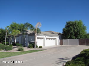 3137 E Robin Ln, Gilbert, AZ 85296 photo 4