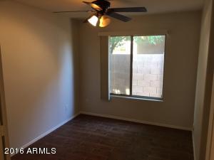 877 E Windsor Dr, Gilbert, AZ 85296 photo 3