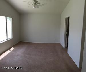877 E Windsor Dr, Gilbert, AZ 85296 photo 4