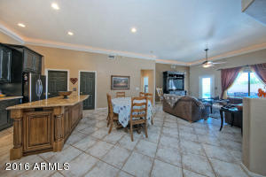 993 S Oak St, Gilbert, AZ 85233 photo 2