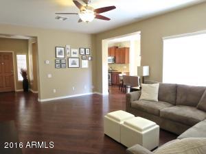 3984 E Cat Balue Dr, Phoenix, AZ 85050 photo 2