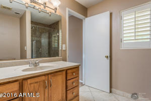 4619 E Cheyenne Dr, Phoenix, AZ 85044 photo 9