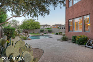 3733 E Robin Ln, Phoenix, AZ 85050 photo 9