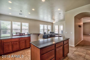 566 E Ginko Ct, Gilbert, AZ 85297 photo 7