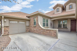 566 E Ginko Ct, Gilbert, AZ 85297 photo 3