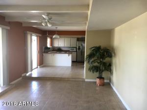 2816 E Laurel Ln, Phoenix, AZ 85028 photo 7