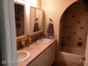 2816 E Laurel Ln, Phoenix, AZ 85028 photo 18