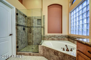 3047 E Indigo Bay Dr, Gilbert, AZ 85234 photo 11