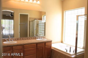 6764 S Pinehurst Dr, Gilbert, AZ 85298 photo 5