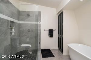 2512 E Shaw Butte Dr, Phoenix, AZ 85028 photo 9