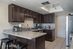 2512 E Shaw Butte Dr, Phoenix, AZ 85028 photo 4