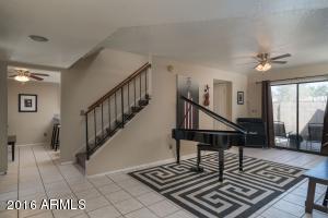 2512 E Shaw Butte Dr, Phoenix, AZ 85028 photo 2
