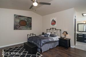 2512 E Shaw Butte Dr, Phoenix, AZ 85028 photo 8