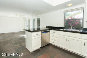 6518 N 10th Pl, Phoenix, AZ 85014 photo 8
