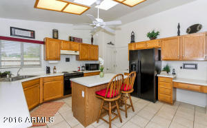 2437 Encinas Ave, Gilbert, AZ 85234 photo 10