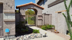 948 Escuda Dr, Phoenix, AZ 85024 photo 2