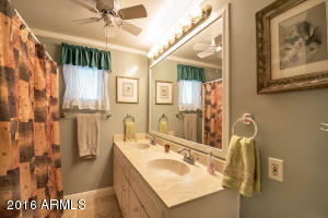 2529 E Cheery Lynn Rd, Phoenix, AZ 85016 photo 15