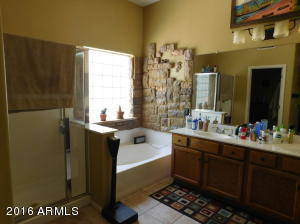 696 E Ranch Rd, Gilbert, AZ 85296 photo 9