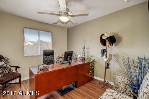 921 E Desert Dr, Phoenix, AZ 85042 photo 10
