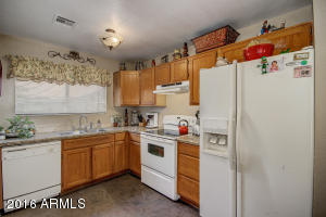 921 E Desert Dr, Phoenix, AZ 85042 photo 6