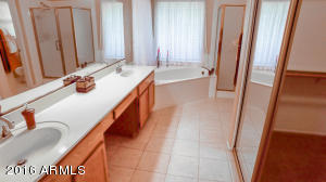 401 S Tiago Dr, Gilbert, AZ 85233 photo 11