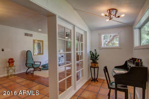 1120 E Fern Dr N, Phoenix, AZ 85014 photo 1