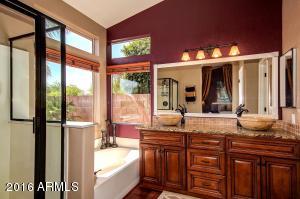 552 N Kingston St, Gilbert, AZ 85233 photo 22