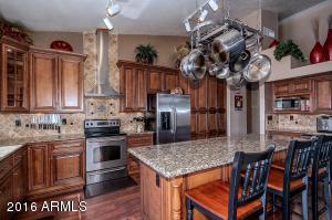 552 N Kingston St, Gilbert, AZ 85233 photo 2