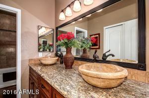 552 N Kingston St, Gilbert, AZ 85233 photo 15