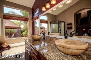 552 N Kingston St, Gilbert, AZ 85233 photo 23