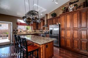 552 N Kingston St, Gilbert, AZ 85233 photo 3