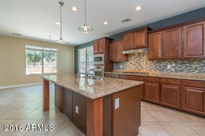 2488 E Blue Spruce Ln, Gilbert, AZ 85298 photo 9