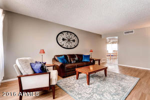 2407 E Manhatton Dr, Tempe, AZ 85282 photo 4