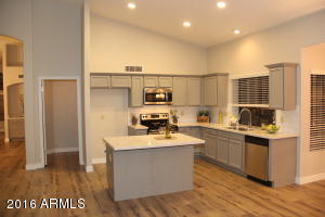 1250 W Iris Dr, Gilbert, AZ 85233 photo 3