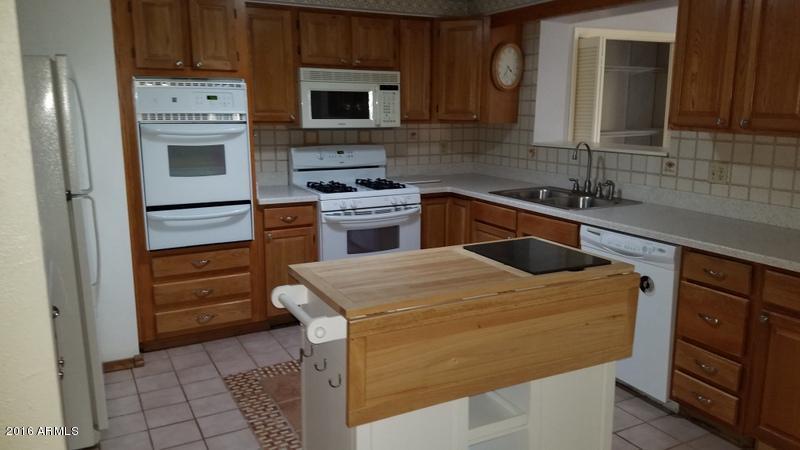 3453 E Laurel Ln, Phoenix, AZ 85028 photo 2