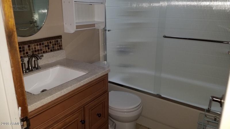 3453 E Laurel Ln, Phoenix, AZ 85028 photo 5