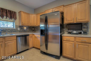 995 E Blue Spruce Ln, Gilbert, AZ 85298 photo 9