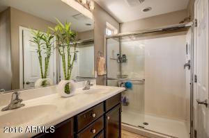 3944 E Cat Balue Dr, Phoenix, AZ 85050 photo 18