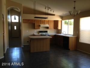 161 S Garnet Rd, Gilbert, AZ 85296 photo 2