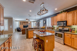 6493 S Forest Ct, Gilbert, AZ 85298 photo 2
