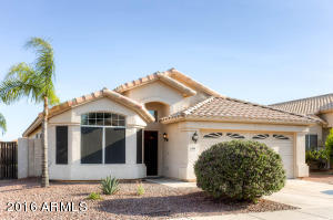 4535 E Desert Wind Dr, Phoenix, AZ 85044 photo 1