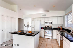 4535 E Desert Wind Dr, Phoenix, AZ 85044 photo 6