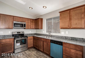 3122 E Kerry Ln, Phoenix, AZ 85050 photo 4